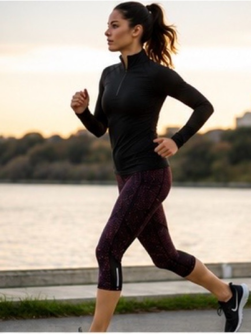 Lululemon Outrun 17” Crop Shatter Weave Dust Coral Plum Black Size 6